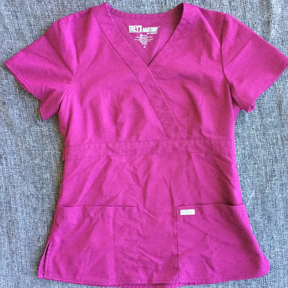 Greys Anatomy maroon scrub top